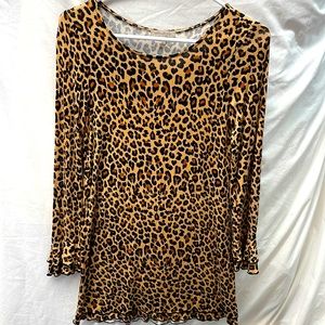 Wonderly leopard long sleeves dress girl sz L